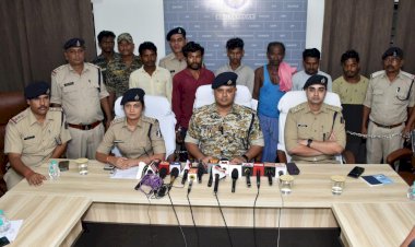 CG - दोहरी हत्या के मामले में सभी 12 आरोपियो को पकडने में बस्तर पुलिस को मिली बड़ी सफलता...