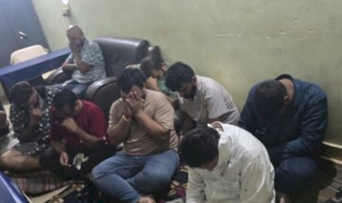 CG-9 गिरफ्तार: धड्डले से 52 परियों से इश्क लड़ा रहे थे दीवाने,सजी थी महफिल... व्यापारी खेल रहे थे जुआ,पुलिस का छापा...पकड़े गये 9 जुआरी...कैश हुए जप्त…