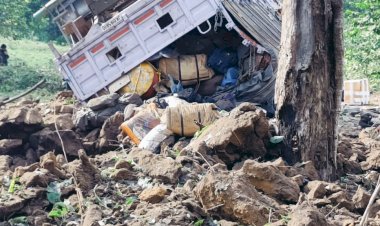 CG 2 जवान शहीद ब्रेकिंग : नक्सलियों ने आईईडी ब्लास्ट कर ट्रक उड़ाया, दो जवान हुए शहीद…