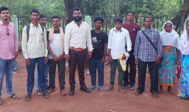 सुकमा के थाना गादीरास के अंतर्गत ग्राम पंचायत गोरली मे बेटे. मुका माड़वी नें की अपनें मृत पीता के मृत्यु को साजिस से हत्या करने पर हत्यारो के खिलाफ जांच कर कार्यवाही की मांग, पीड़ित के साथ पहुंचे बस्तर संभाग पुलिस महानिरक्षक के पास, दिये जांच कर कार्यवाही करने हेतु ज्ञापन : नरेन्द्र भवानी /छ.ग.यु.म