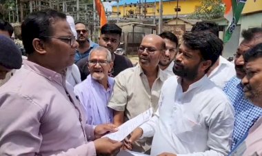 CG - कॉंग्रेस ने किया धरना प्रदर्शन कर दिया ज्ञापन : सुशील मौर्य ने भाजपा सरकार पर निशाना साधते हुए कहा कि भाजपा सरकार जब से आई है तब से बिजली की समस्या उत्पन्न हो गया, शहर की जनता को बिजली समस्या से निजात दिलाने भाजपा के जनप्रतिनिधि पूरी तरह नाकाम...
