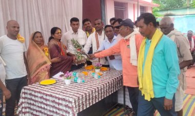 22 गांवों को राजस्व में जोड़ने शहीद सुखराम नागे क्षेत्रिय किसान समिति ने सिहावा विधायक को सौंपा ज्ञापन....