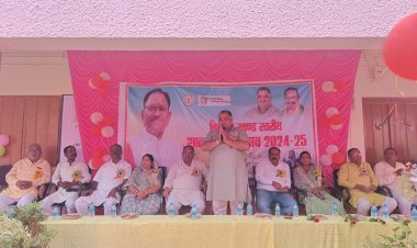 विकासखंड स्तरीय शाला प्रवेश उत्सव में अंबिकापुर 
विधायक और लुण्ड्रा विधायक हुए शामिल