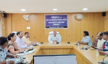 बेमेतरा कलेक्टर श्री शर्मा ने किये एफसीआई व नान में मिलर्स को आबंटित स्टेक के विरुद्ध चांवल जमा की समीक्षा...धान उठाव के विरुद्ध 50% और कम अनुपातिक चांवल जमा करने वाले राईस मिलर्स को कलेक्टर ने कारण बताओ नोटिस जारी किये