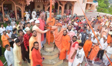 हरी शेवा के वार्षिकोत्सव में धर्मध्वजा की हुई स्थापना