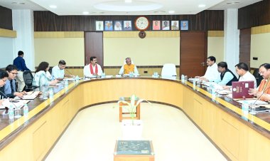 CG कैबिनेट ब्रेकिंग: CM विष्णुदेव साय की अध्यक्षता में कैबिनेट की बैठक शुरू,लिए जा सकते हैं बड़े फैसले...देखे तस्वीरें और VIDEO…
