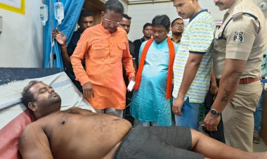 CG - शहर में हुई हत्या की घटना में घायल व्यक्ति से मिलने बस्तर सांसद महेश कश्यप पहुँचे महारानी अस्पताल...