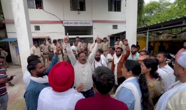 CG - ध्वस्त हुआ अविश्वास प्रस्ताव : यहां कांग्रेस की बच गई साख, बनी रहेगी सरकार, कांग्रेसियों ने ढोल-नगाड़े बजाकर मनाई खुशी, जानिए किसके पक्ष में पड़े कितने वोट…..