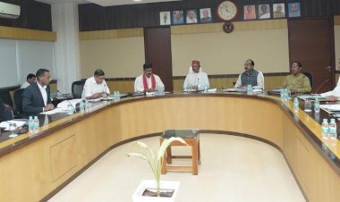 CG ब्रेकिंग : CM साय और मंत्रिपरिषद के सदस्यों महत्वपूर्ण निर्णय,मोवा बाजार चौक रायपुर का नामकरण शहीद भरत लाल साहू चौक करने का निर्णय...