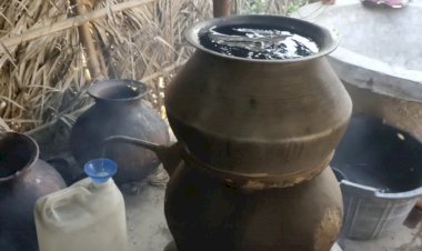 सोन में प्राथमिक शाला के पास ही धड़ल्ले से बनाई व परोसे जा रहें अवैध शराब कहां हैं आबकारी विभाग और कहां हैं पुलिस क्या यहीं हैं बीजेपी का सुशासन राज ऐसे में कैसे बनेगा बच्चों का भविष्य पढ़े पूरी खबर