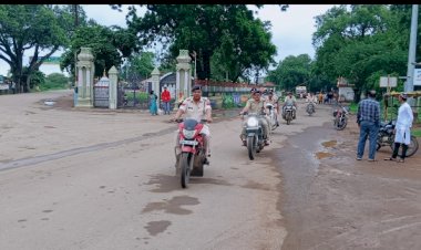 धरसींवा टीआई राजेन्द्र दीवान ने की वाइक से पेट्रोलिंग
अपराधियो पर कसेंगे नकेल