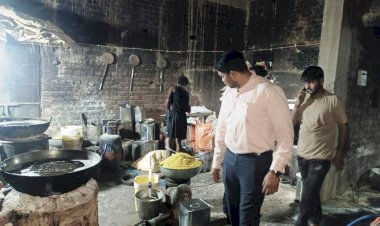 CG - रक्षाबंधन से पहले खाद्य विभाग ने की छापेमार कार्रवाई, हजारों की मिठाई की जब्त, फर्म के संचालक को दिए ये निर्देश....