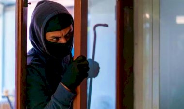 CG - अनोखे चोर : इस इरादे से घर में घुसे सनकी चोर, घुसकर विवाहिता से बोले हमसे कर लो शादी वरना.... दी ये धमकी......