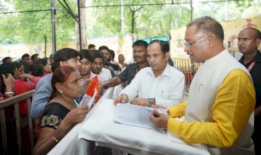 जनदर्शन में मुख्यमंत्री साय से मदद की गुहार: फौजी की पत्नी को नहीं मिल रही पूरी पेंशन, त्वरित कार्रवाई के निर्देश....