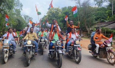 तोकापाल मण्डल में  तिरंगा यात्रा भव्य रूप से निकाली गई बाइक रैली...