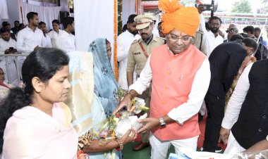 नक्सल मोर्चों में शहीद हुए 41 जवानों के परिजनों का किया गया सम्मान...