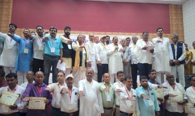 साहू समाज के जिलाध्यक्ष पतिराम साहू सहित जिला के समस्त पदाधिकारियों ने लिया समाज सेवा करने का शपथ।