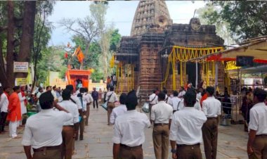 भोरमदेव मंदिर परिसर में शंख, वंशी, आनक, झल्लारी , त्रिभुज,डमरू, वादन कर भोरमदेव शंखनाद  का समापन किया गया।