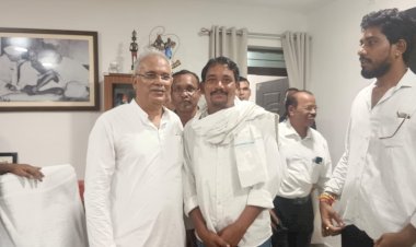 छ.ग.के पूर्व मुख्यमंत्री से मुलाकात कर जिला पंचायत सदस्य साक्षी ने जन्मदिन की दी बधाई...