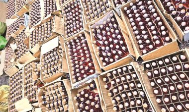 CG Liquor Raid : बन रही थी नकली शराब, कोचिया बनकर पहुंच गए डिप्टी कमिश्नर, फिर जो हुआ.....