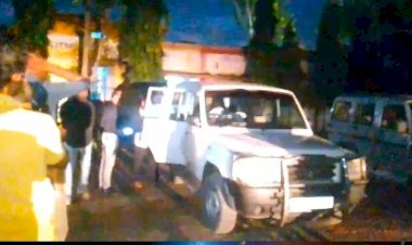 बिग ब्रेकिंग कवर्धा..... 

जनपद पंचायत बोड़ला के बड़े बाबू को रिश्वत लेते एसीबी की टीम ने रंगे हाथों धर दबोचा।

भ्रष्टाचार के आरोप में बाबू गिरफ्तार।