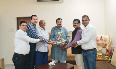 छ ग शारीरिक शिक्षा शिक्षक संघ ने की दुर्ग सांसद विजय बघेल से शारीरिक शिक्षा को स्कूलों में अनिवार्य विषय बनाने की मांग पढ़े पूरी ख़बर