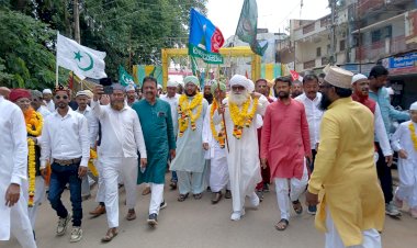 CG - कॉंग्रेस परिवार ने जश्ने-ईद-मिलादुन्नबी के अवसर पर मुस्लिम समाज द्वारा आयोजित जुलूस का किया भव्य स्वागत...