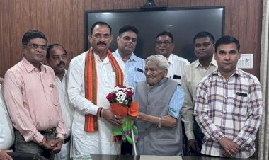 CG- 91 साल के बुजुर्ग के हौसले काे सलाम: अस्पताल बनाने के लिए दान दी जमीन, स्वास्थ्य मंत्री ने दिए ये निर्देश....