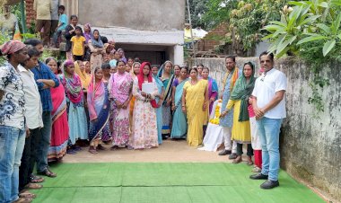 बुधवार को शक्ति केंद्र के गांधीनगर वार्ड के बूथ के कार्यकर्ताओ के द्वारा पंडित दीनदयाल उपाध्याय की जयंती मनाई गई...