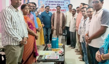 युवक युवती परिचय सम्मेलन की तैयारी बैठक में प्रमोद दुबे का सम्मान