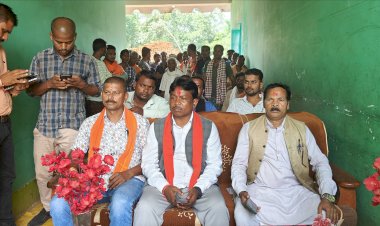करपावंड मण्डल में मन की बात कार्यक्रम को सांसद महेश कश्यप ने सुना...
