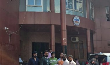 सडक पर बैठे गौ वंसो की दुर्घटना से लगातार हो रही मृत्यु पर सक्षम ने निगम को सौपा ज्ञापन जवाब मे जगदलपुर निगम आयुक्त ने लम्पी वायरस का हवाला दिया...