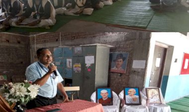 बद्री प्रसाद देवांगन मध्य नगरीय उच्चतर माध्यमिक विद्यालय मल्हार में गाँधी जयंती पर शिक्षकों की उपस्थिति में एनएसएस के स्वयं सेवकों द्वारा चलाया गया सफाई अभियान पढ़े पूरी ख़बर