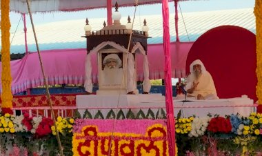 दीपावली पर बाबा जयगुरुदेव आश्रम उज्जैन में सन्त उमाकान्त  महाराज का सतसंग व नामदान कार्यक्रम...