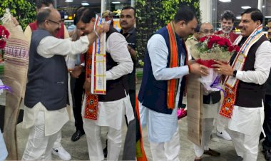 CM Mohan Yadav Visit CG : मध्यप्रदेश के मुख्यमंत्री डॉ. मोहन यादव पहुंचे राजधानी, छत्तीसगढ़ को लेकर कही ये बड़ी बात.....