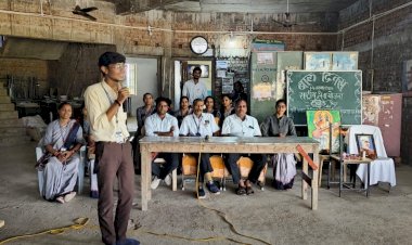 मल्हार स्थित बद्री प्रसाद देवांगन उच्चतर माध्यमिक विद्यालय में मनाया गया बाल दिवस बच्चों कों बांटे गए उपहार पढ़े पूरी ख़बर