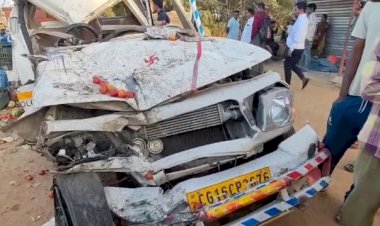 CG- दो सगे भाइयों की मौत: दर्दनाक सड़क हादसा,तेज रफ्तार पिकअप और ट्रेलर में ज़ोरदार टक्कर,दो भाइयों की मौत,एक भाई घायल….