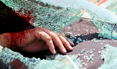 CG Accident ब्रेकिंग : दर्दनाक सड़क हादसा, SUV ने ट्रक को मारी टक्कर, ड्राइवर की मौके ही हुई मौत, एक ही परिवार के 7 लोग हुए गंभीर रूप से घायल.....