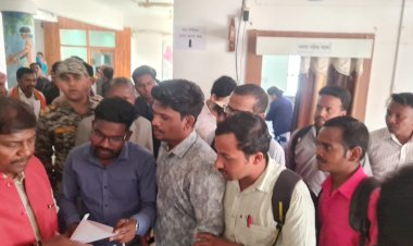 CG - नौकरी सुरक्षित रखने नारायणपुर बीएड धारी सहायक शिक्षकों ने केदार को दिया ज्ञापन...