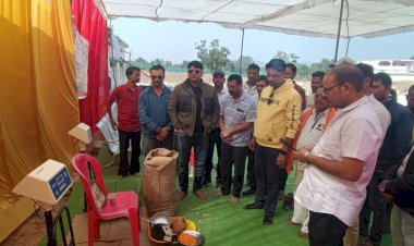 भैयाथान उपार्जन केंद्र में अतिथियों ने पूजा पाठ कर किया धान खरीदी का शुभारंभ..
