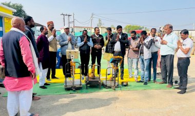 केवरा धान खरीदी केंद्र में अतिथियों ने पूजा पाठ कर किया धान खरीदी का शुभारंभ .. 
प्रदेश में भाजपा की सरकार है किसानों को कोई समस्या नही होगी - प्रकास दुबे