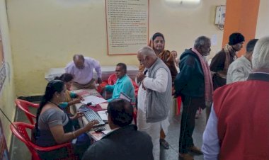 आयुष्मान कार्ड का शिविर जगदलपुर के सिंधु भवन में लगाया गया : 70 वर्ष की उम्र से ऊपर आयु के सदस्यों का भी आयुष्मान कार्ड बनाया जा रहा है...