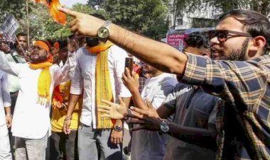 बांग्लादेश में हिन्दुओ पर आक्रमण तेज कट्टरपंथी अपने चरम पर भारत की दो टुक सीमा में जबरदस्त हलचल पढ़े पूरी ख़बर