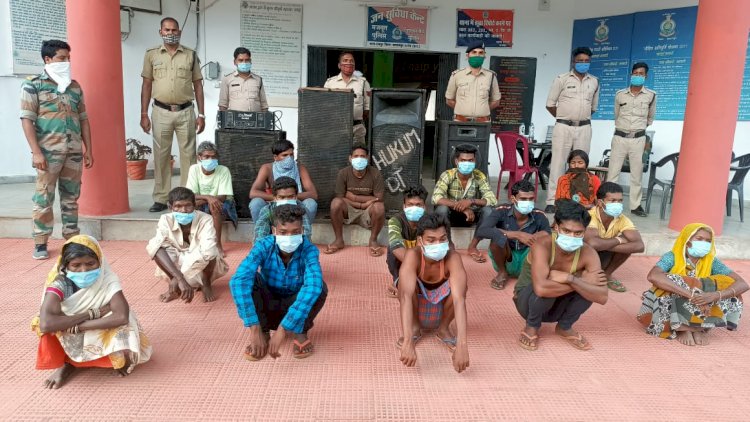 16 गिरफ्तार CG ब्रेकिंग: शादी में DJ बंद कराने गए पुलिसवालों को ग्रामीणों ने दौड़ा कर लाठियों से पीटा... पुलिस पर हमला करने वाले 3 महिलाओं सहित 16 गिरफ्तार... हमले में एक कांस्टेबल गंभीर....