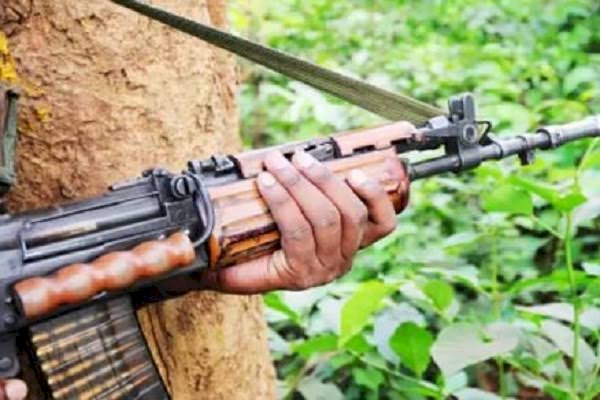 CG ब्रेकिंग :- ढाबे में काम करता मिला कथित माओवादी.. ढाबा संचालक समेत गिरफ़्तार.. पुलिस करेगी बड़ा खुलासा, ढाबे से भारी मात्रा में शराब, तलवार और हथियार किया गया था जब्त