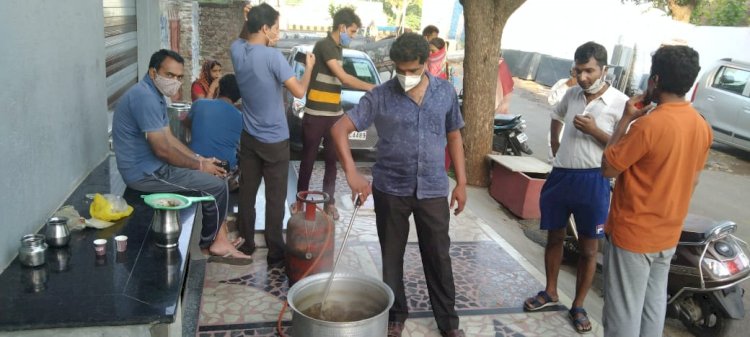वार्ड नं.14 में किया काढा वितरण
