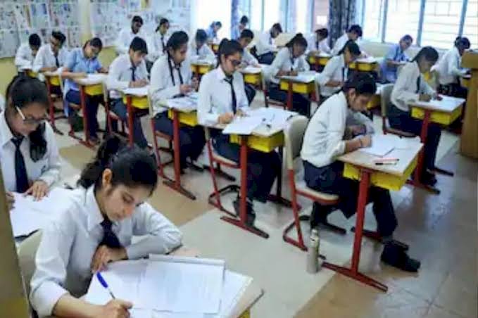 12 बोर्ड रद्द बिग ब्रेकिंग : CBSE 12वीं बोर्ड की परीक्षा स्थगित…. प्रधानमंत्री की अध्यक्षता में हुई बैठक में लिया गया निर्णय…