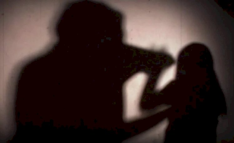 DSP की शर्मनाक करतूत ब्रेकिंग: DSP ने सरकारी आवास में किया नाबालिग बच्ची से बलात्कार…ऐसे खुला राज फिर पत्नी ने ही पुलिस से की शिकायत…चार साल बाद डीएसपी के खिलाफ FIR…पढ़े पूरा मामला