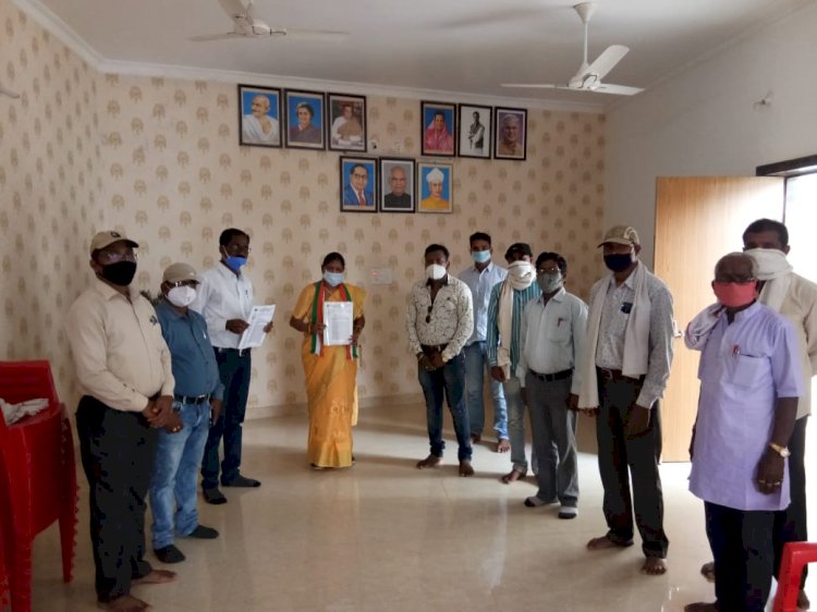 पदोन्नति में आरक्षण  देने  तथा आरक्षित पदों पर नियम विरुद्ध पदोन्नति निरस्त करने अजजा सेवक संघ ने विधायक को ज्ञापन सौंपा...!
