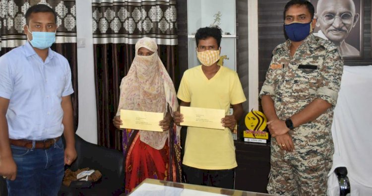 CG ब्रेकिंग: अजब प्रेम की गज़ब कहानी: संगठन में रहते हुए एक दूसरे से हुआ प्रेम.... माओवादी दंपती ने संगठन के डर से छिपकर की थी शादी.... माओवादी दंपती ने किया सरेंडर......